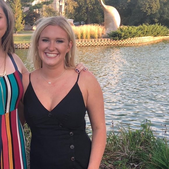 Meet your Posher, Addison - Picture 1 of 1